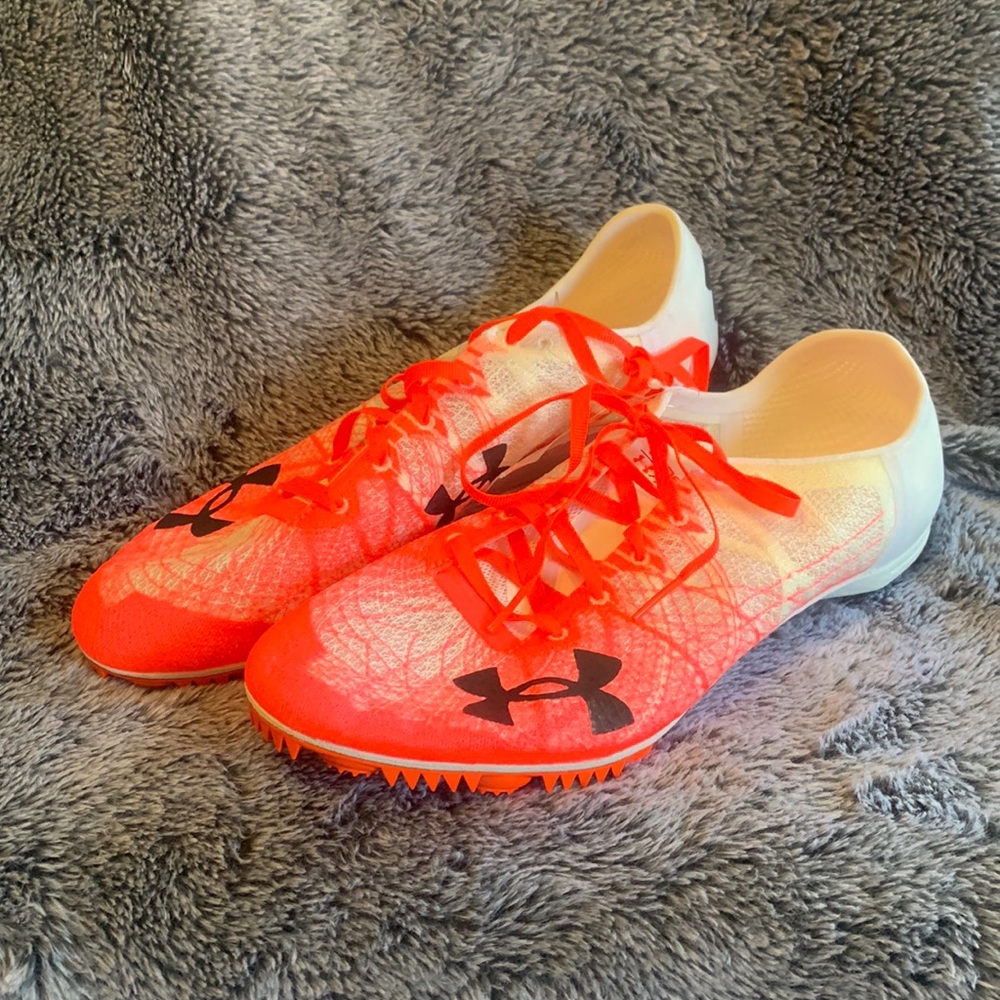 Nwot underarmour track shoes